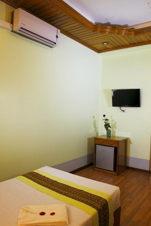 Sandalwood Hotel Nyaung Shwe Room photo