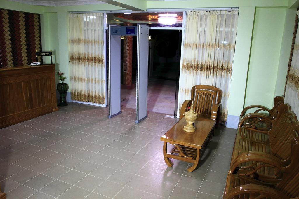 Sandalwood Hotel Nyaung Shwe Exterior photo
