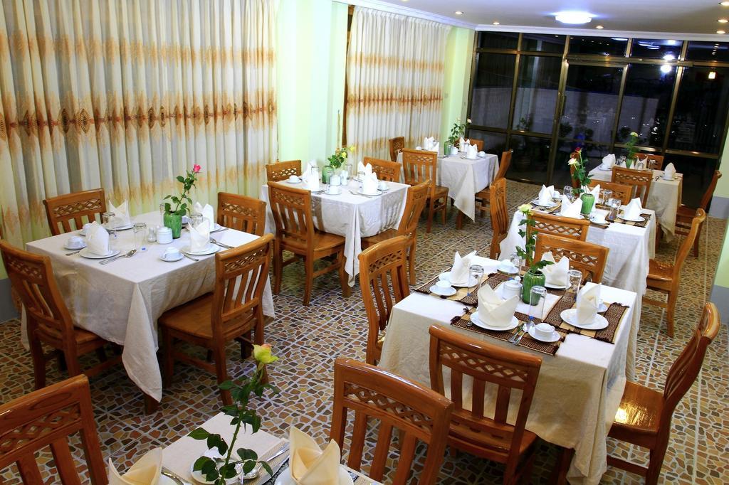 Sandalwood Hotel Nyaung Shwe Exterior photo
